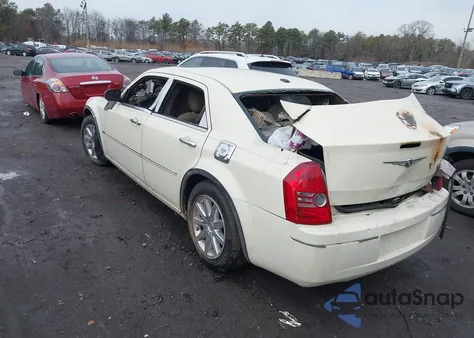 2010 Chrysler 300 Touring/Signature Series/Executive Series z USA, uszkodzony, nr VIN 2C3CA5CV4AH118956
